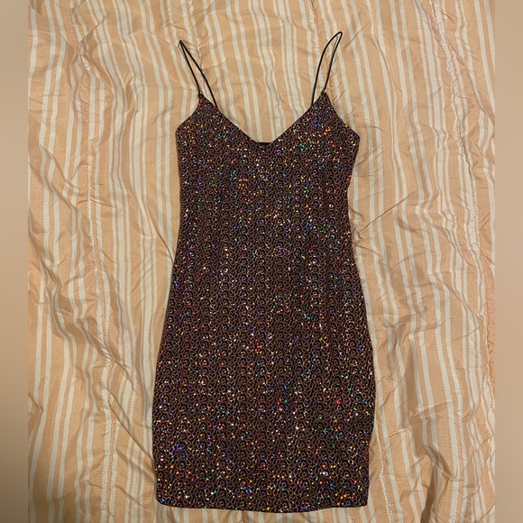 Sparkly bodycon mini dress with spaghetti straps - Picture 3 of 3
